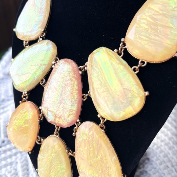 Yellow and Pink Statement necklace - Picture 3 of 9